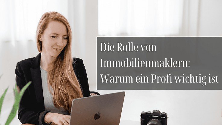Professioneller Immobilienmakler bei der Beratung eines Kunden � Ihr vertrauensvoller Partner f�r Verkauf und Vermietung