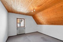 Privater R�ckzugsort zum Entspannen Charakter. Geschichte. Best�ndigkeit. 
Wohn- und Gesch�ftshaus mit Apotheke