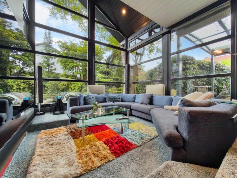 Abgesenkte Wohnlounge mit Gartenblick Einfamilienhaus Kronach