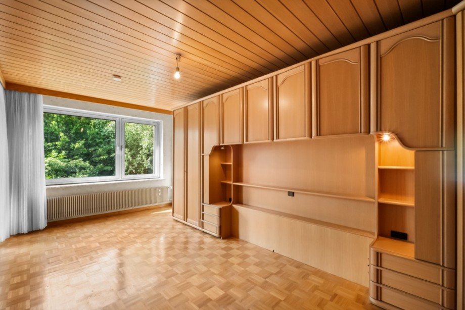 Schlafzimmer im OG mit Wohlf�hlatmosph�re Zweifamilienhaus Schwebheim