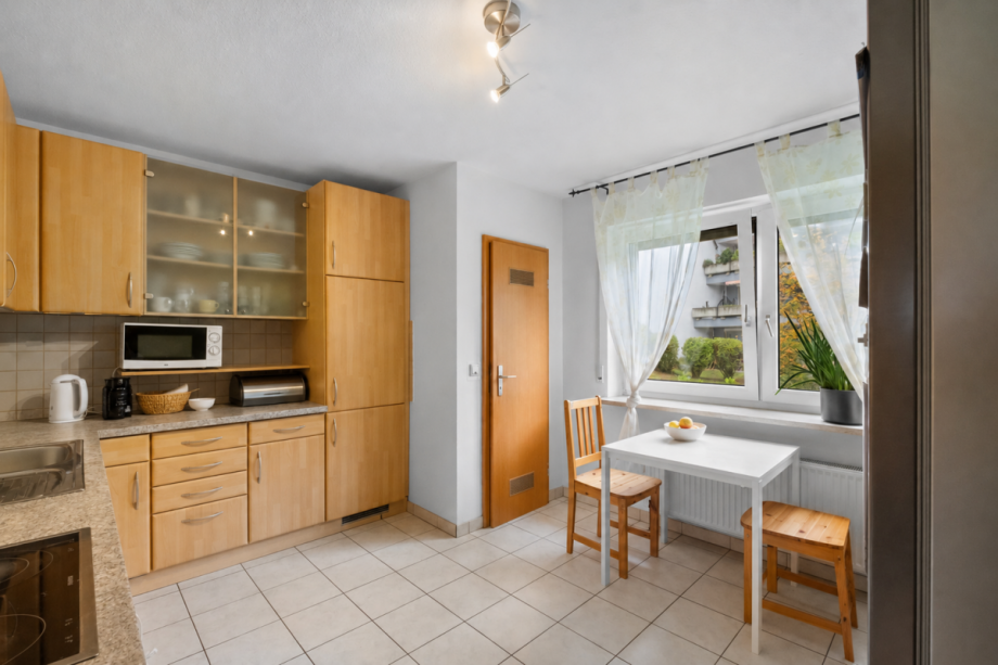 Einbauk�che inkl. Speisekammer Etagenwohnung R�dental