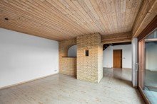Ideal f�r Lese- oder Arbeitsecke Charakter. Geschichte. Best�ndigkeit. 
Wohn- und Gesch�ftshaus mit Apotheke
