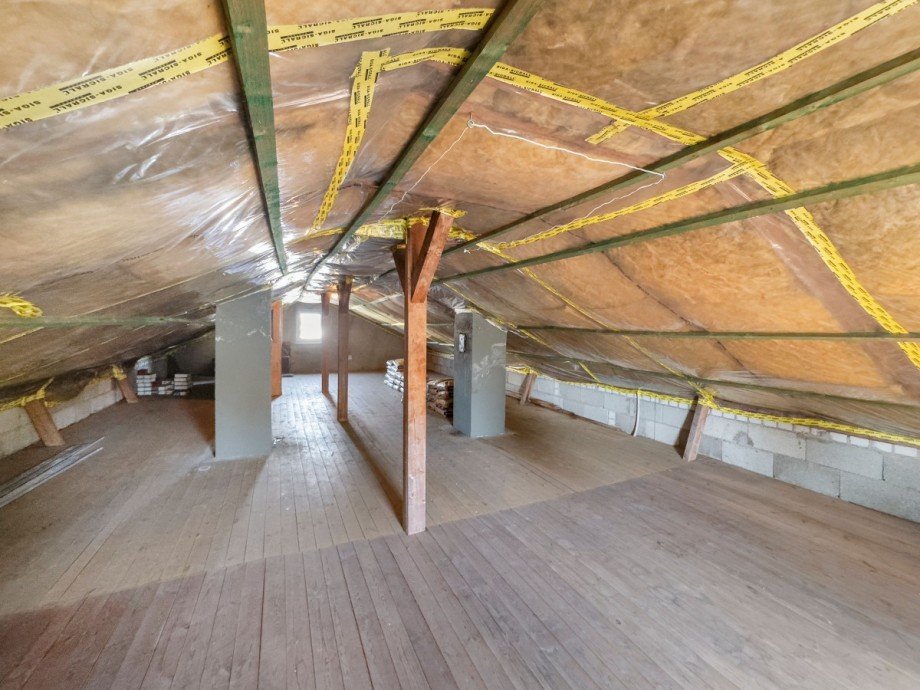 Zus�tzlicher Stauraum unterm Dach Haus Gundelsheim