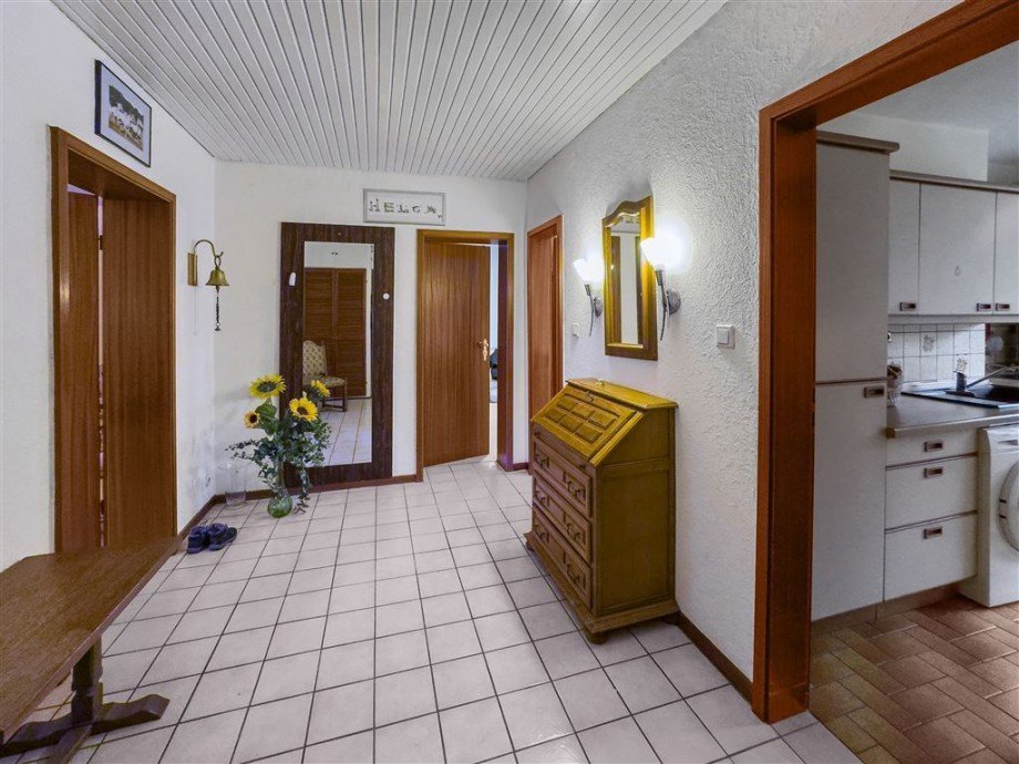 Flurbereich mit Zugang zu allen Zimmern Erdgeschosswohnung Hamburg