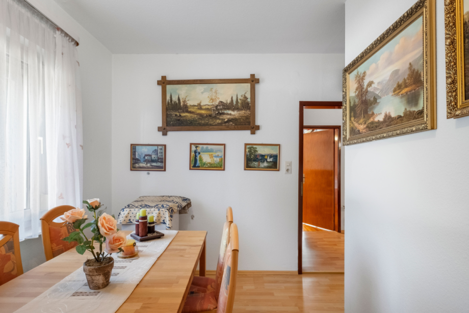 Im Esszimmer ist Platz f�r gesellige Runden Haus Gundelsheim