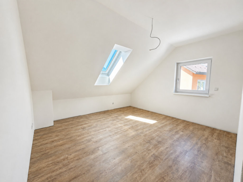Gem�tlicher Raum unter der Dachschr�ge Dachgeschosswohnung Heiligenstadt in Oberfranken
