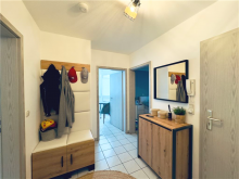 Ger�umiger Flur Helle Maisonette-Wohnung in Petzmannsberg