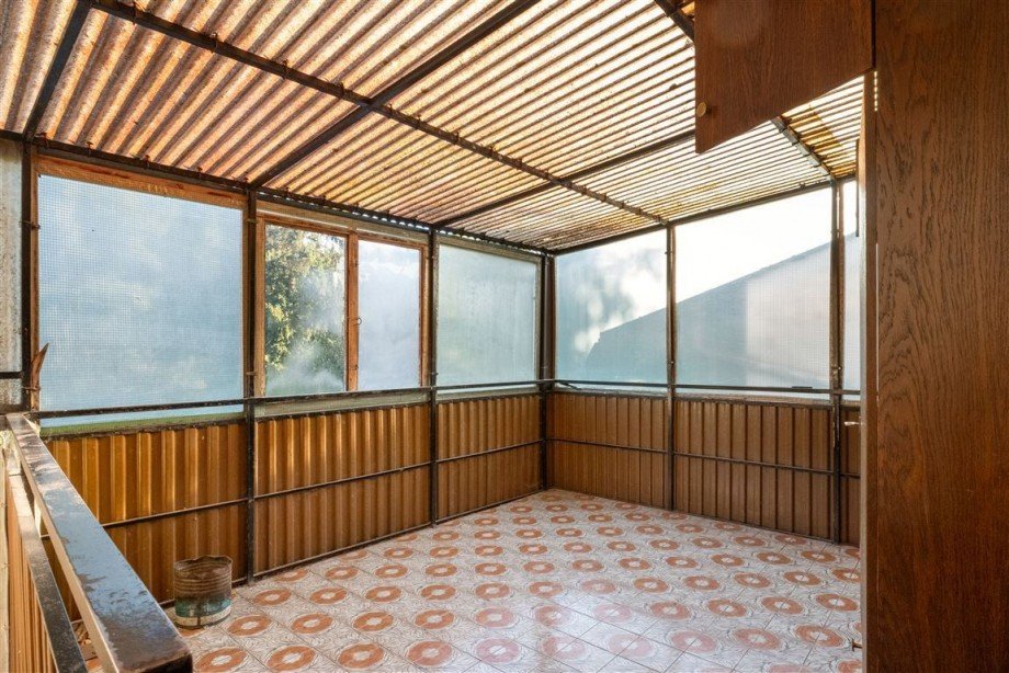 Von der K�che auf die �berdachte Terrasse Einfamilienhaus Gerach , Oberfr