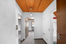 Separater Flurbereich der Einliegerwohnung Charakter. Geschichte. Best�ndigkeit. 
Wohn- und Gesch�ftshaus mit Apotheke