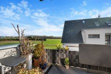 Balkon mit Weitblick Wohnen mit Weitblick - au�ergew�hnliche Dachgeschosswohnung mit separatem Schlafbereich und Balkon
