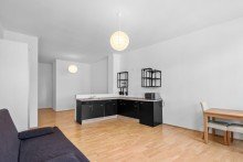 Moderne schwarze Einbauk�che Kompakte 1-Zimmer-Wohnung mit Einbauk�che in bester Innenstadtlage