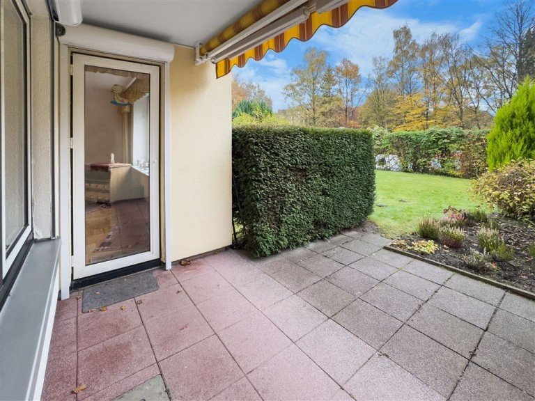 Gartenanteil mit elektrischer Markise und Ruhe Hamburg Erdgeschosswohnung 2-Zimmer-Wohnung mit gro�z�giger Terrasse - Ein R�ckzugsort mit viel Gestaltungsm�glichkeiten in Hamburg!