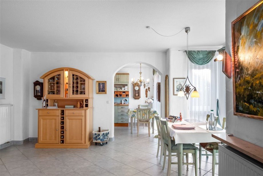 Gro�er Wohnbereich mit Essecke und Einbauk�che Haus Bischberg , Oberfr