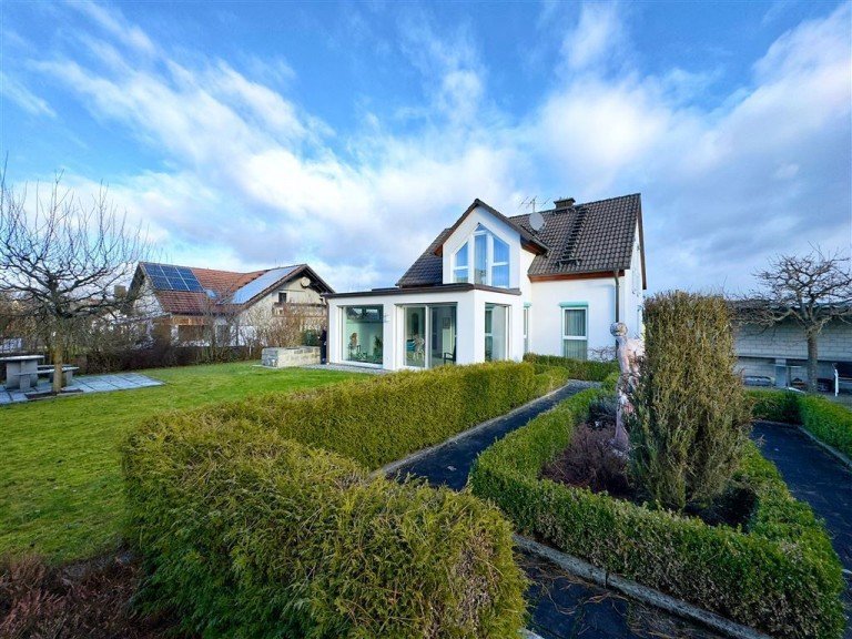 Perfekt angelegter Garten und viel Ruhe Bischberg , Oberfr Haus Attraktives Wohnhaus in Bischberg - Ihr R�ckzugsort mit Wohlf�hlfaktor