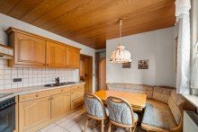 Gem�tliche K�che mit Essplatz Ein Haus voller M�glichkeiten - f�r Familien, Generationen und Investoren