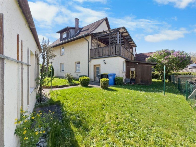 Drei Etagen mit viel Gestaltungspotenzial Heinersreuth , Kr Bayreuth Einfamilienhaus Sanierungsobjekt mit Charme - Einfamilienhaus in Altenplos zum Gestalten