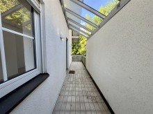Teil�berdachter Balkon Ruhig wohnen, schnell in der Stadt - 2-Zimmer mit Balkon, Garage & EBK