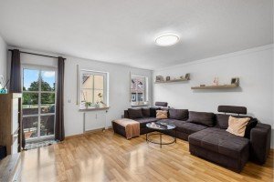 Hauptbild Solide Kapitalanlage mit laufendem Ertrag - vermietete 4-Zimmer-Wohnung
