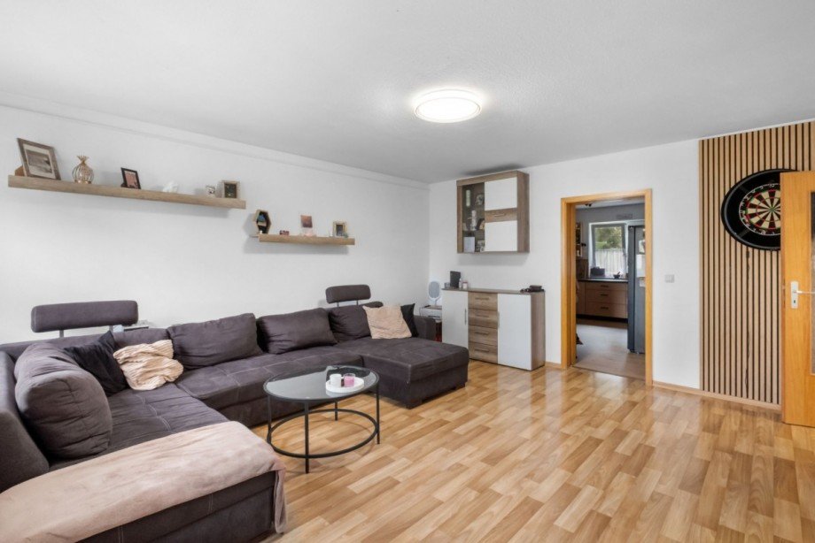 Vom Wohnzimmer in die K�che Etagenwohnung Sonnefeld