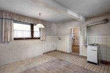 K�che bereit, Herzst�ck des Hauses zu werden Sanierungsobjekt mit Garten in zentraler Lage von Gerach