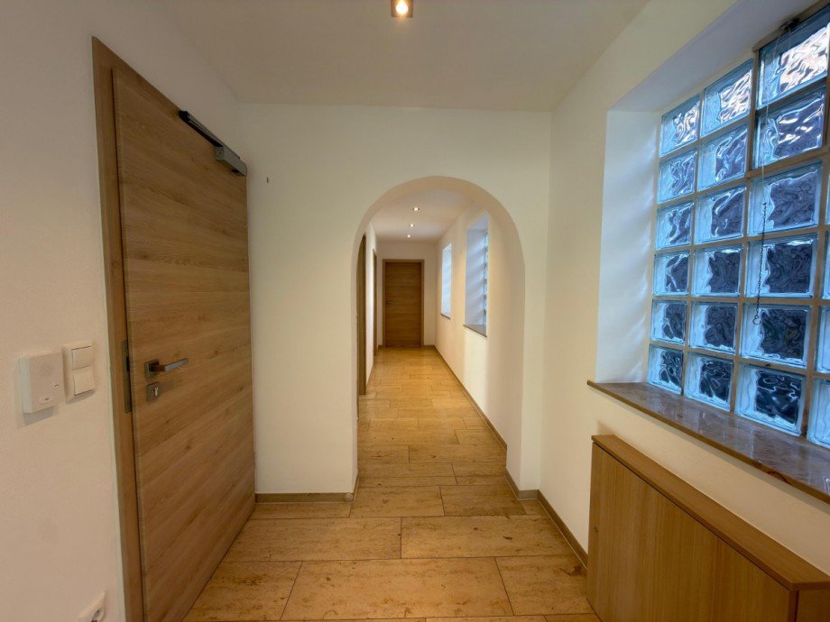 Vom Flur in alle R�ume Wohnung Walsdorf