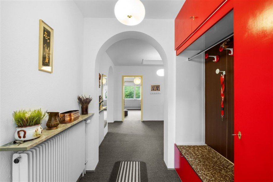 Einladender Flur mit Platz f�r einen Einbauschrank Einfamilienhaus Bischberg , Oberfr