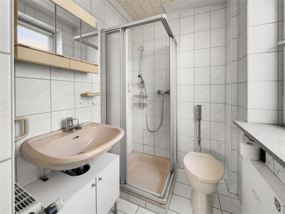 Angrenzendes Badezimmer mit Dusche Einfamilienhaus Heinersreuth , Kr Bayreuth