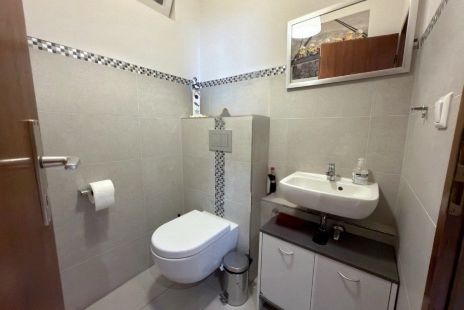 Praktisches G�ste-WC Etagenwohnung Walsdorf