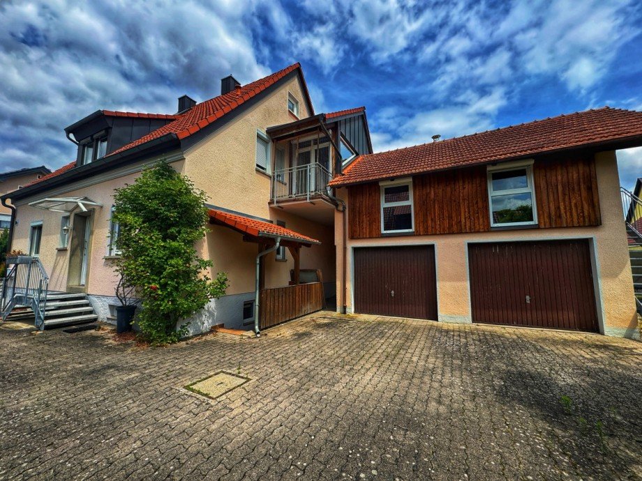 Viel Platz im Haus mit zwei Garagen Einfamilienhaus Kemmern