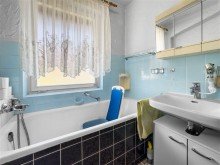 Helles Bad mit Potenzial f�r Neues Sanierungsobjekt mit Charme - Einfamilienhaus in Altenplos zum Gestalten